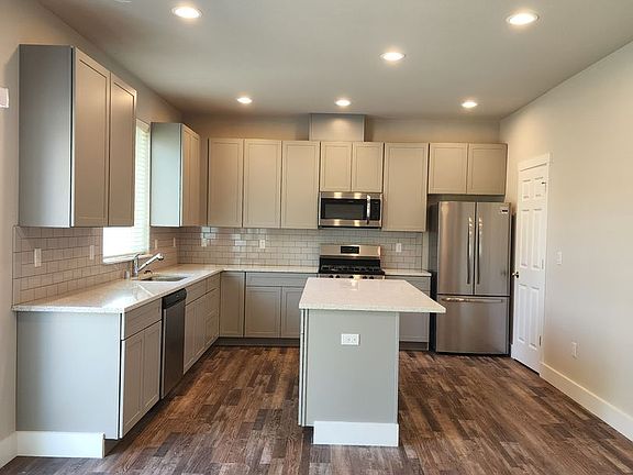 4th image of 15609 View Dr SE