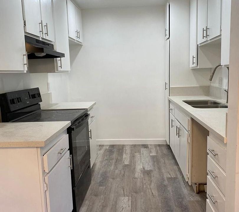1st image of 3173 Rowena Ave APT 1
