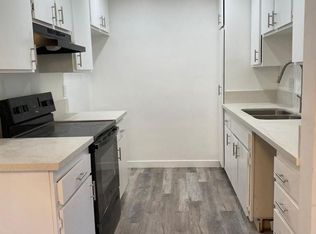 3173 Rowena Ave APT 1, Los Angeles, CA 90027