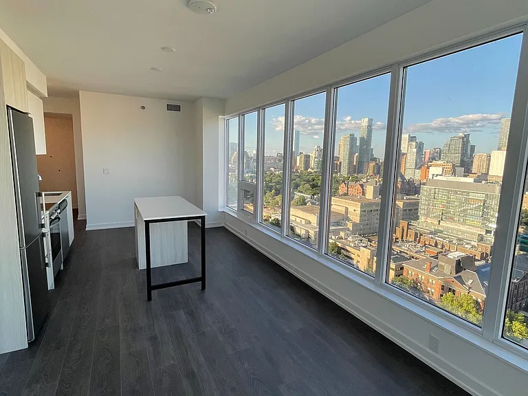 203 College St #2508 — Photo 2