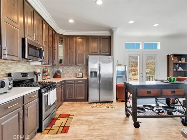 8974 Scrub Oak Dr, Pinon Hills, CA 92372