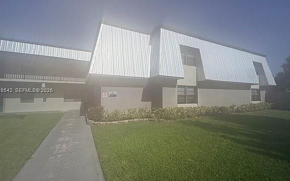 2nd image of 2516 S 19th St APT 208