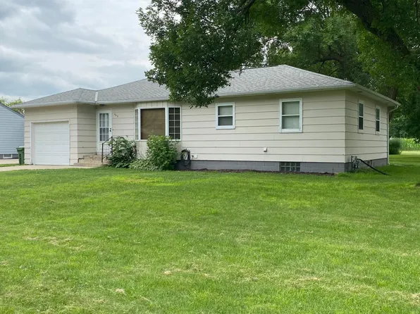 603 11th St, Brewster, MN 56119
