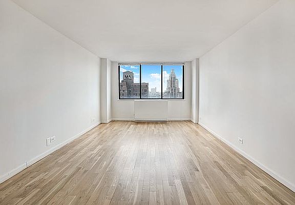 3rd image of 300 Mercer St APT 34F