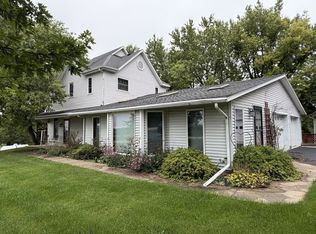 2472 W Red Oak Rd, Freeport, IL 61032