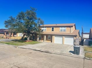 143 Willowbrook Dr, Gretna, LA 70056