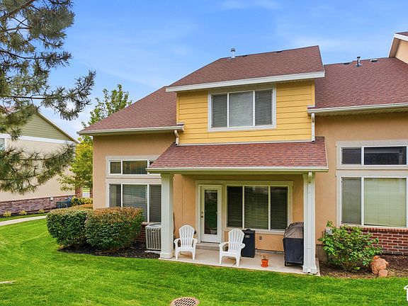 5th image of 8985 S Heights Dr E