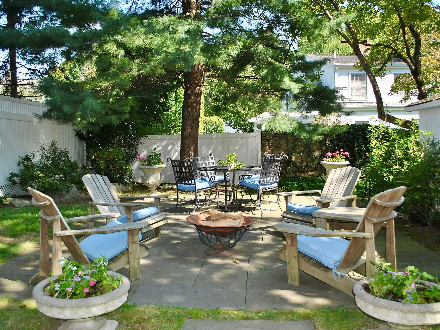 408 Riverside Avenue — Photo 2