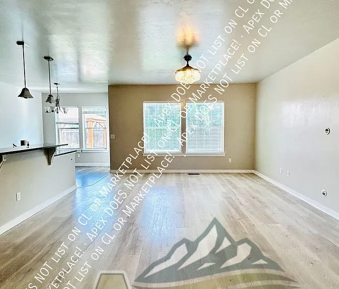 801 E Ionia Dr — Photo 5