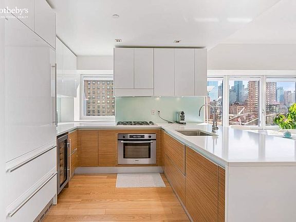 3rd image of 555 W 59th St APT 19F