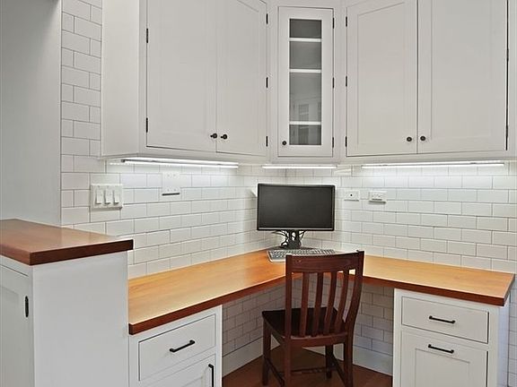 3rd image of 1634 1st Ave #4L