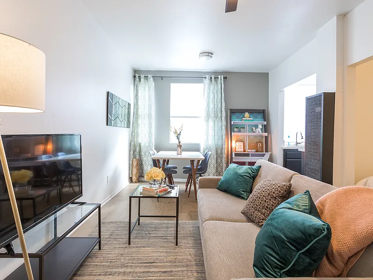 3202 W Sunset Blvd #204 — Photo 8