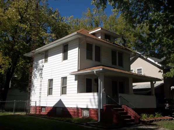 1014 Johnson St, Carlinville, IL 62626