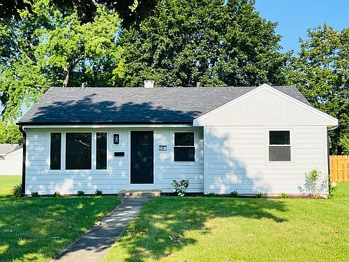 318 N Owen St Photo 1