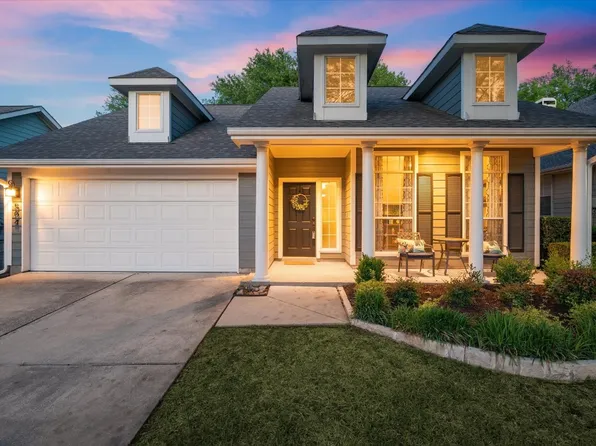 504 Hawthorne St, Grapevine, TX 76051