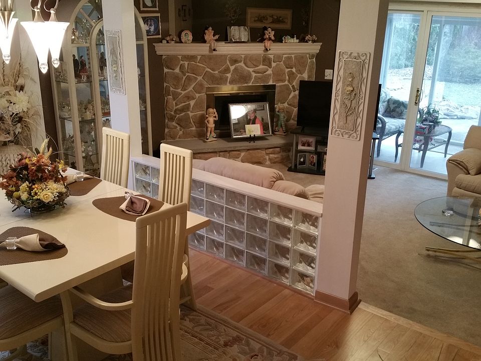 LR/Dining Room w/ glass wall