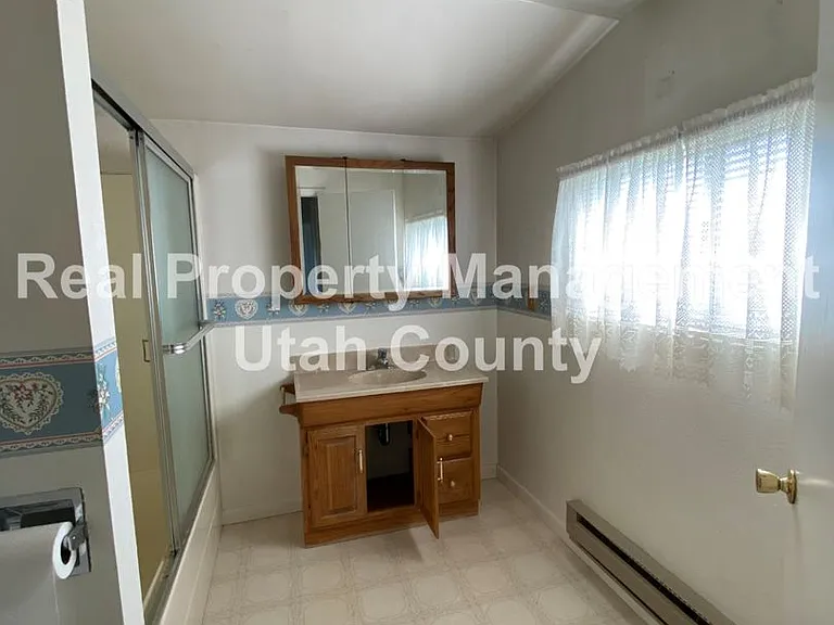 1285 W Utah Ave — Photo 25
