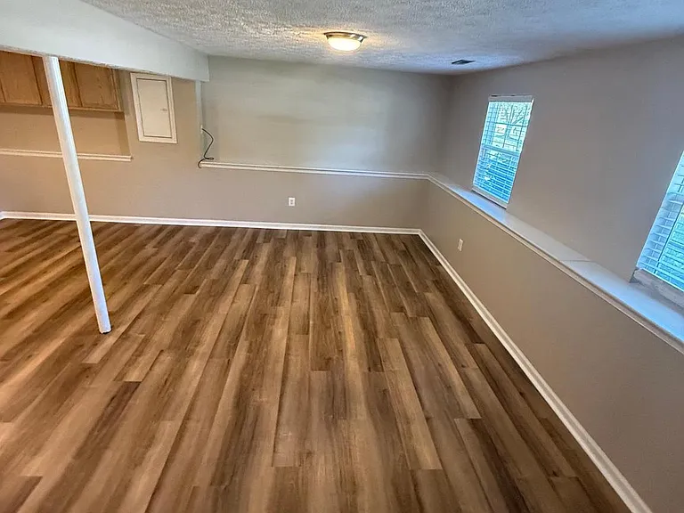 805 London Ct — Photo 15