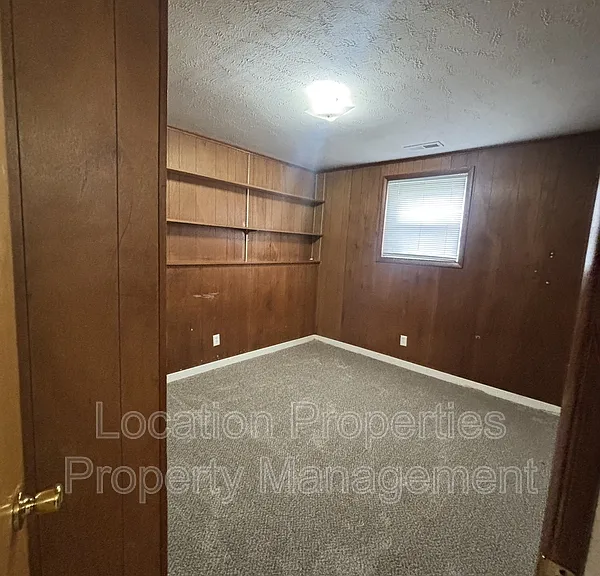 2428 Cedarwood Ave #1 — Photo 5