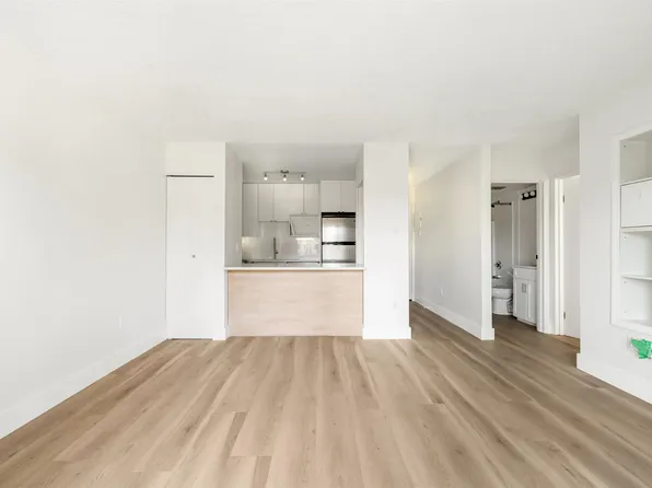 1545 E 2nd Ave #101, Vancouver, BC V5N 1C8