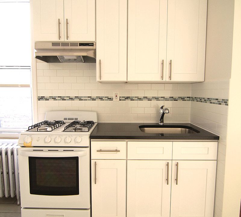 1st image of 24-27 Steinway St