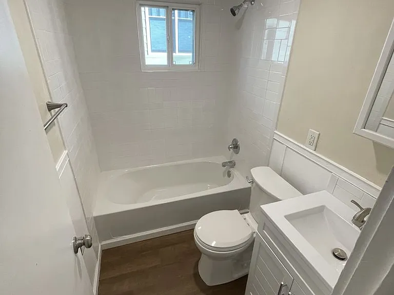 1104 Spaulding St — Photo 3