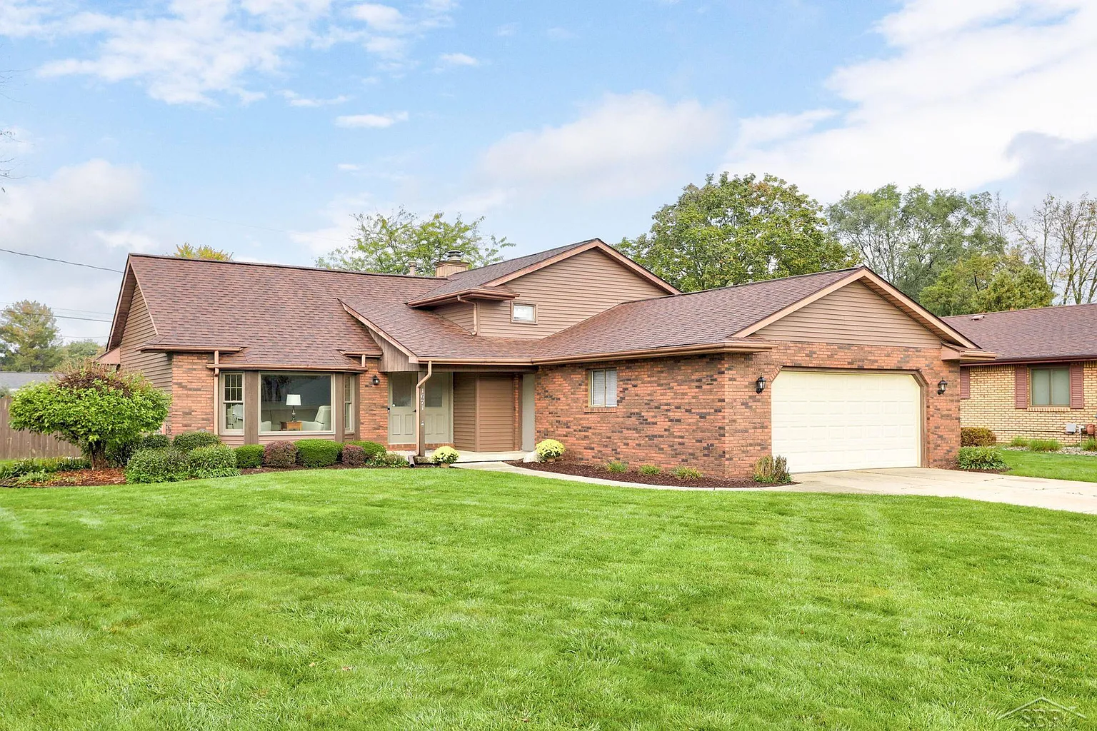 1671 Cranbrook Dr photo 1