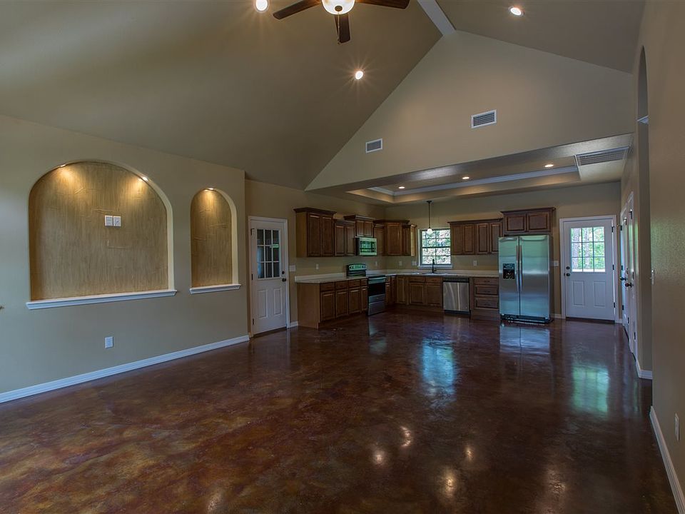 1st image of 142 Dogwood Dr