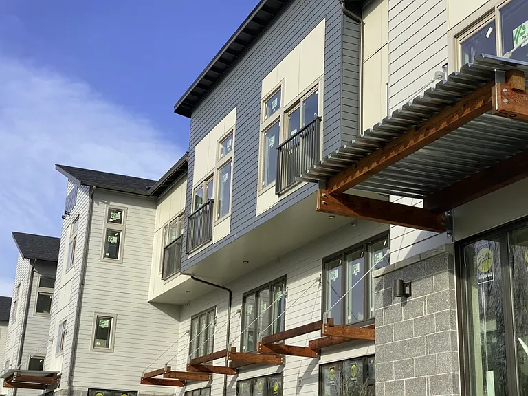 Centennial Park Apartments — Photo 22