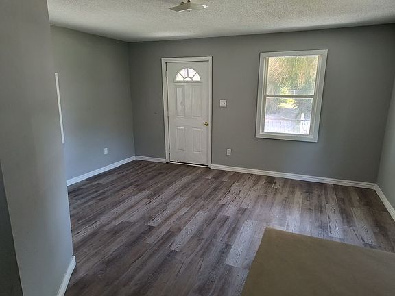 3rd image of 510 N G St