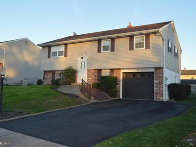 745 Mimosa Ln, Reading, PA, 19606
