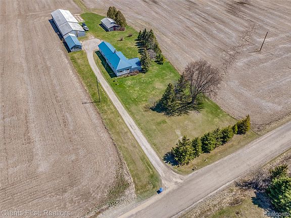 5th image of 342 N Chambers Rd