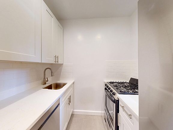 3rd image of 417 E 65th St APT 7