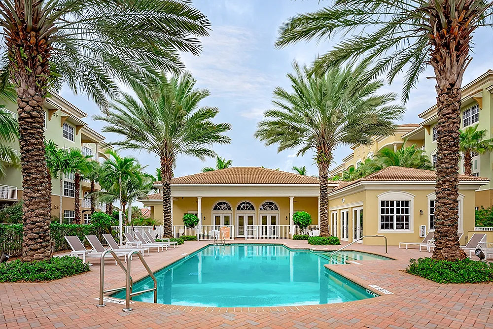 Riverwalk Pointe — Photo 3