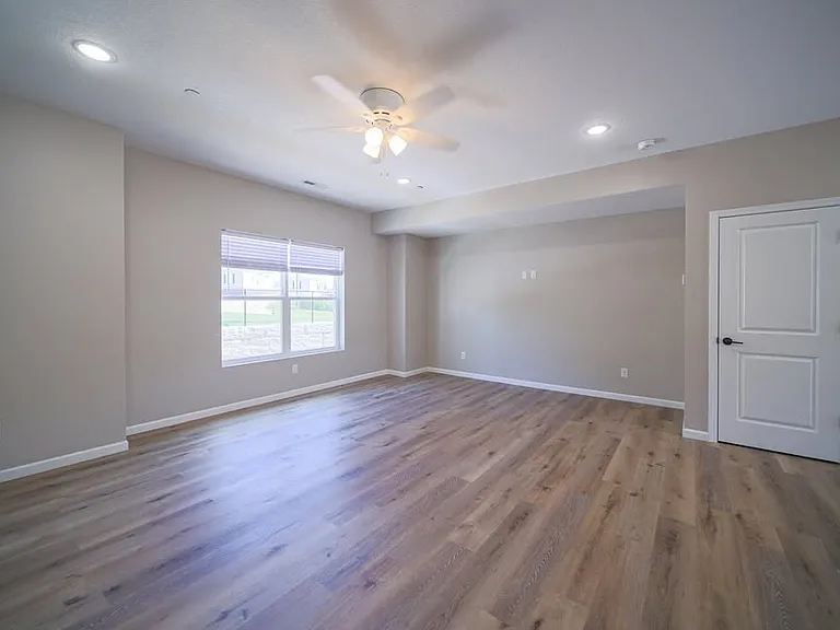 1210 Devils Glen Rd — Photo 23
