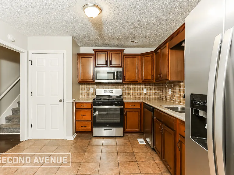 654 Ladora Dr — Photo 5