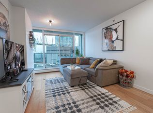 688 Abbott St #1003, Vancouver, BC V6B 0B9