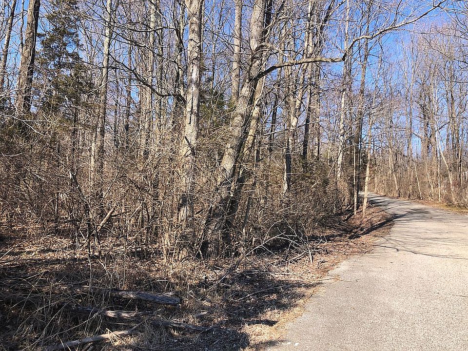 2nd image of 9010 Lakewood Dr