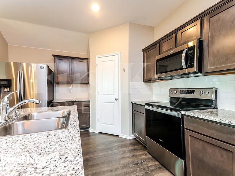 406 Knapsack Ln — Photo 6