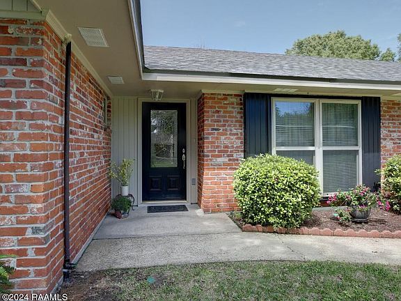 3rd image of 108 Brighton Dr