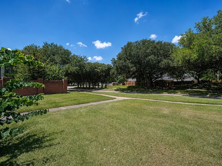 6303 Carissa Ct — Photo 15