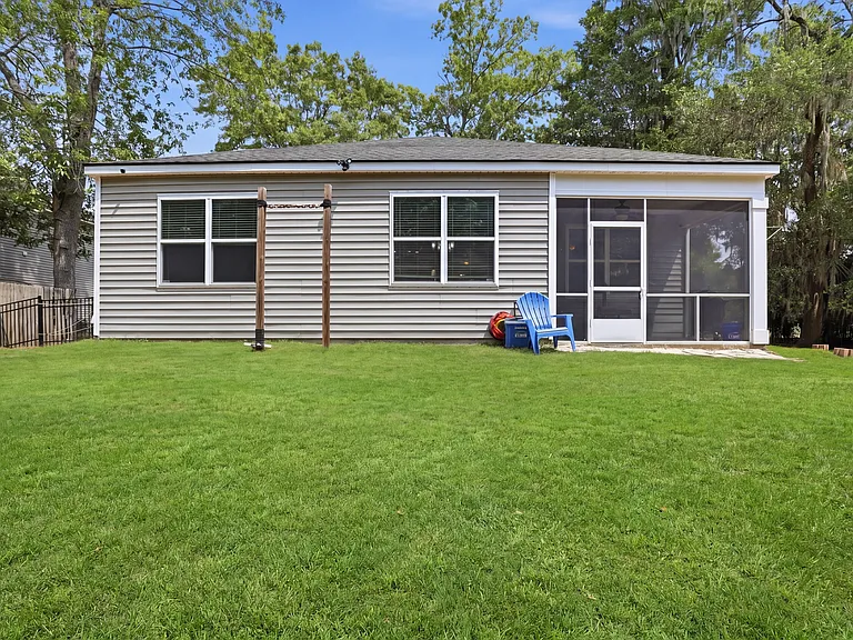 4864 Breeze Way — Photo 35