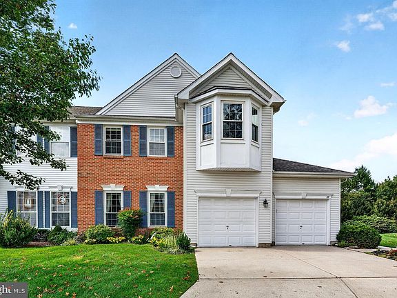 2nd image of 37 Windingbrook Rd