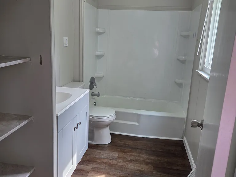323 Juniper Ln W — Photo 8