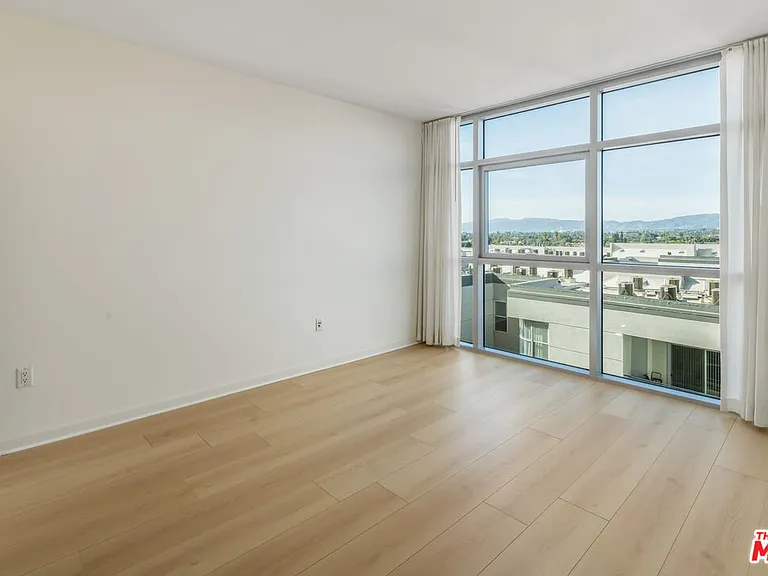 13700 Marina Pointe Dr #721 — Photo 7