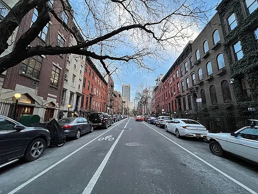 Rented by Compass | media 12