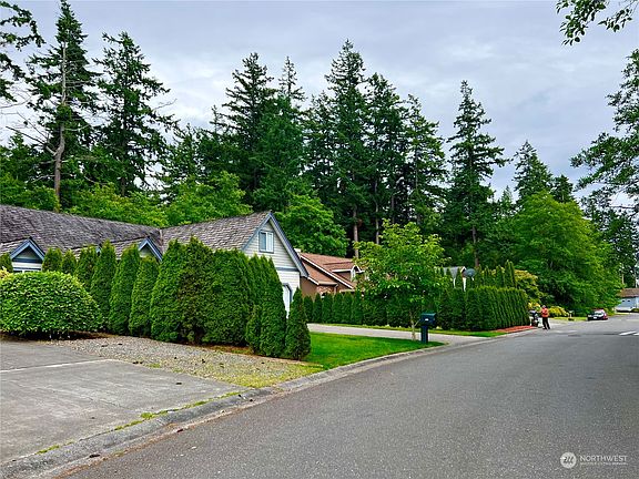 4th image of 4712 N Golf Course Drive