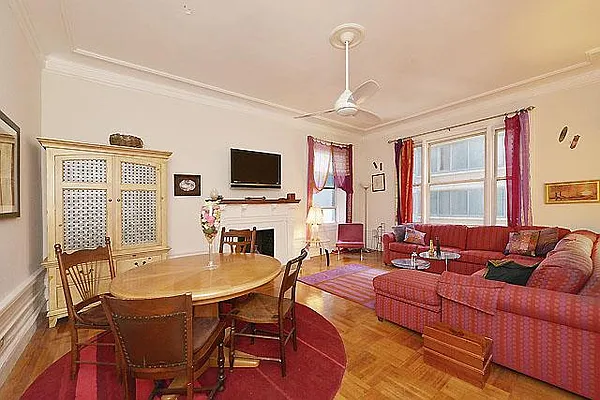 Sold by William Raveis Real Estate | media 8