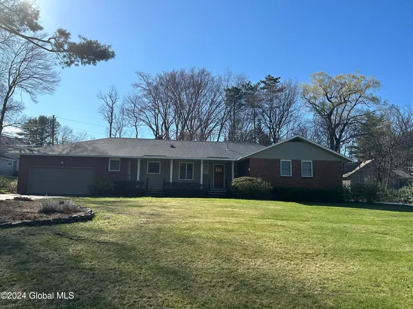 1353 Rowe Road, Niskayuna, NY 12309