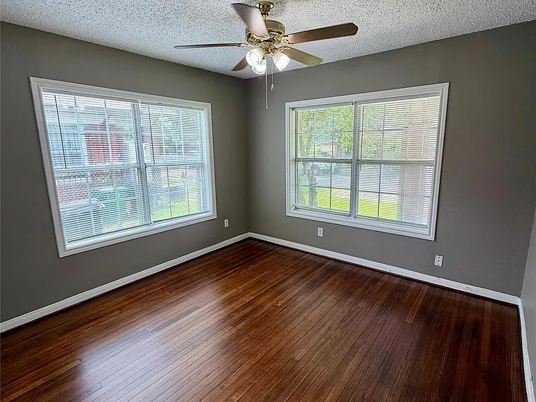 111 Inlane St — Photo 33
